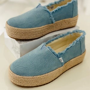 탐스 클리어런스 발렌시아 밝은 여성 에스 250 TOSO4E030B1