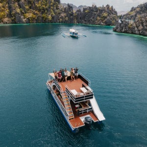 [운전기사포함] 코론섬 호핑 투어 (더블 데커 파티 보트 / 워터슬라이드 포함)