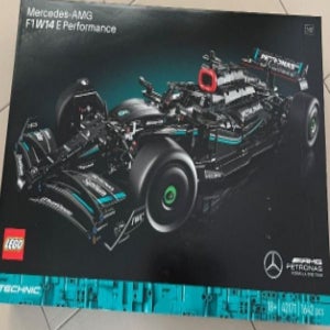 레고 42171 Mercedes-AMG F1 W14 E Performance