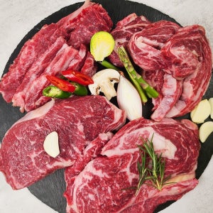 푸짐한 국내산 소 한 마리 세트 1kg (5-6인분 등심 600g+특수부위 400g)