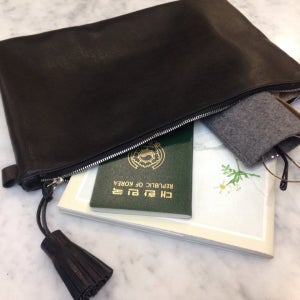 태슬포함-베지터블 천연가죽 클러치bk, 2920slowgoods