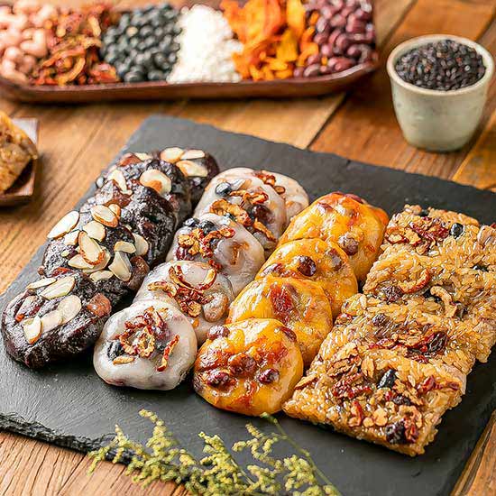 Chakhan Tteok Heartfelt Nutritious Glutinous Rice Cake 4-Type Set Total 28pcs (Jujube Yaksik, Black Rice Assorted Tteok, Assorted Tteok, Pumpkin Assorted Tteok)