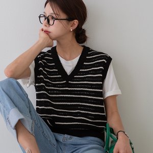 펀칭 단가라 스트라이프 니트 조끼 간절기