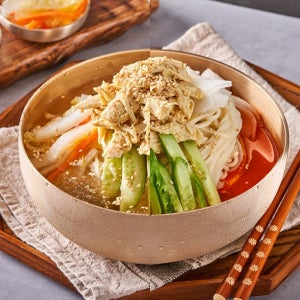 새콤달콤 닭 가슴살 듬뿍 살얼음 초계 국수&막국수(물 비빔) 680g(1인분) 2팩