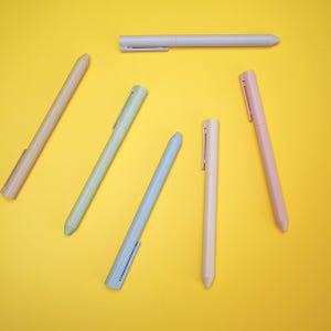 플라스틱 젤펜 0.5mm 6가지 컬러 /   세트 구성 각각 다른 컬러   퓨어 디자인 4771