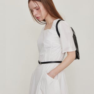 [르세지엠] 스퀘어넥 포켓 셔링 하프 드레스- 화이트 24MDR05