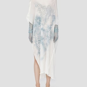 마메 쿠로구치 블루 실크 크레이프 비대칭 드레스 MM24SS-DR057