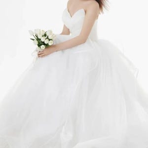 화이트 순백 하트라인 튤립 웨딩촬영 드레스 컨셉사진 교복 학생복