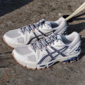 아식스 젤 카하나 8 라이트 그레이 네이비 맨즈 런닝화 1011B109-023