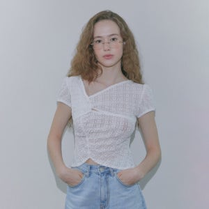 마가린핑거스 [박보영 착용] Lace Drape Top (Ivory)