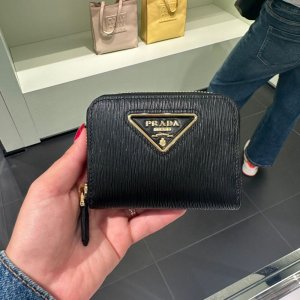 프라다 비텔로무브 지퍼 카드지갑 1MM268 2CN0