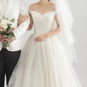 화이트 오프숄더 스윗하트넥 웨딩촬영 드레스 컨셉사진 교복 학생복