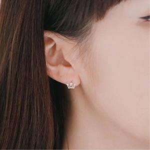 둥근 곡선 큐빅 왕관 모양 스터드 귀걸이 40대귀걸이 20대여자선물추천