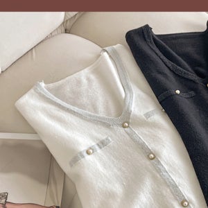 [55-88] 고급스러운 스타일링! 진주 버튼 포인트 펄 브이넥 니트  #NAK MADE.