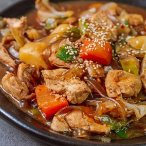 매콤달콤 부드러운 안동 순살 간장 찜닭 1005g(2-3인분)