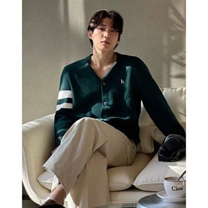 헤지스 남성 24FW 틸블루 소매 배색 울 이중직 라운드 가디건 HZSW4D200E3