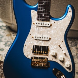 Don Grosh 30th Anniversary Limited Edition NOS Retro SSH-Lake Placid Blue w/Highly Figured 5A Roaste