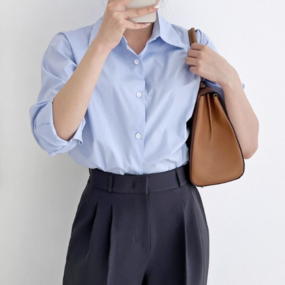 하늘색 긴팔셔츠 봄 가을 직장인 오피스룩