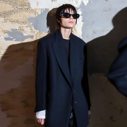 [아에르] Jacket Peaked Collar Back Black