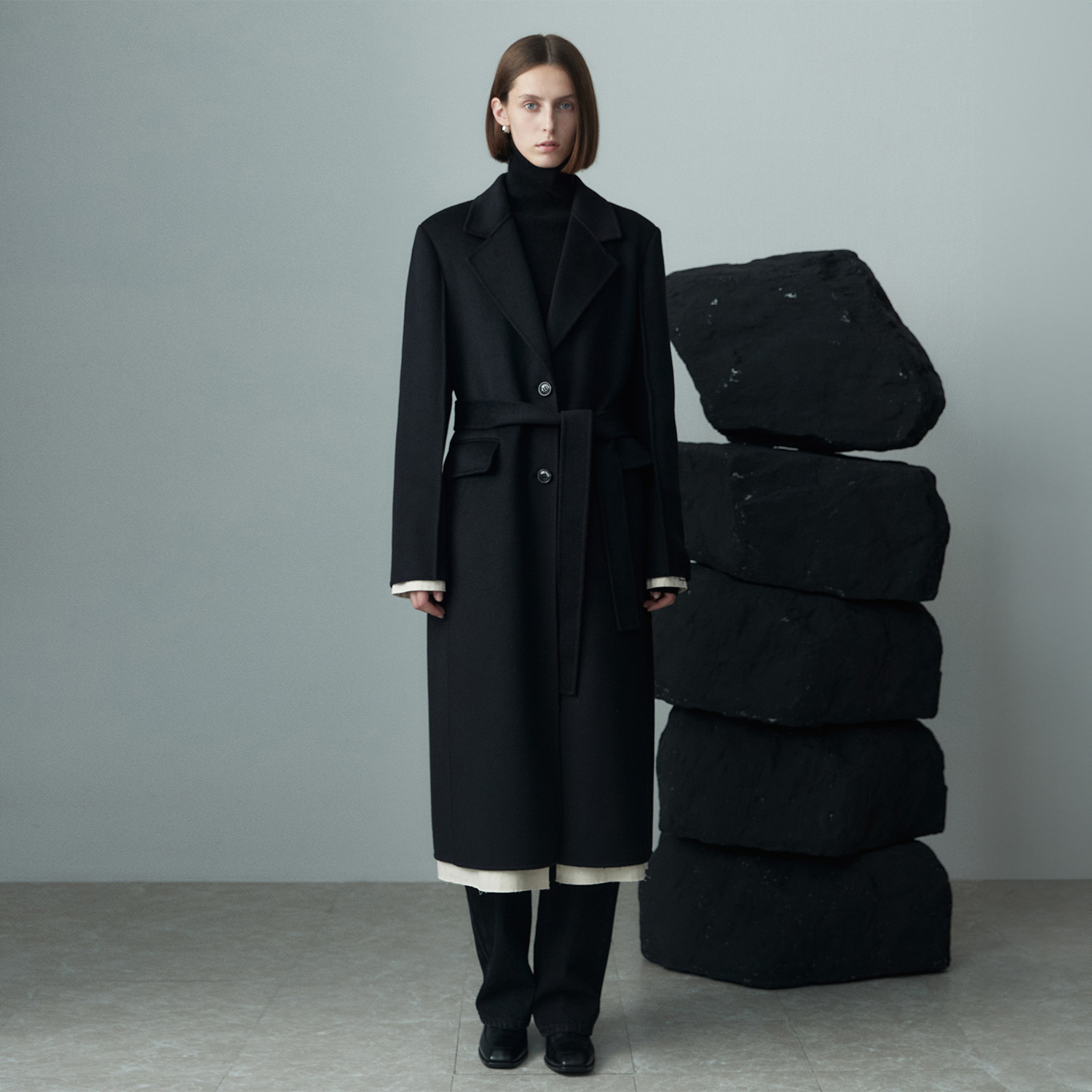리이 BELTED WOOL BLEND COAT BLACK