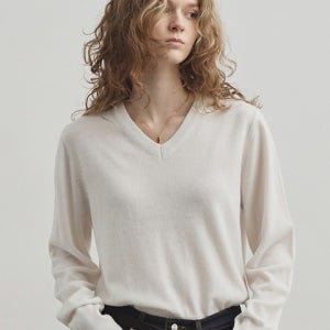 [몽돌] 울 캐시미어 브이넥 니트 아이보리 MDKT088IVORY