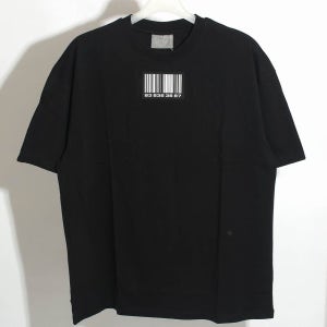 베트멍 23SS VTMNTS 러버 바코드 패치 반팔 블랙 VL16TR120L