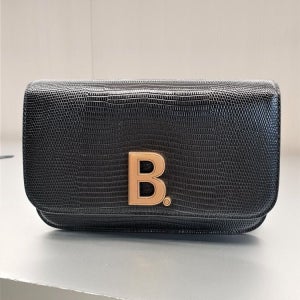 발렌시아가 블랙 레더 크로커다일 패턴 B 로고 체인 숄더백 593615 파이톤 월렛 크로스백 BLACK 52406817