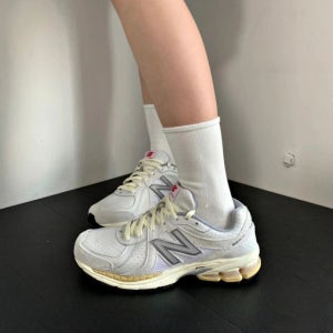 뉴발란스 x 디스이즈네버댓 860v2 화이트 ML860TW2