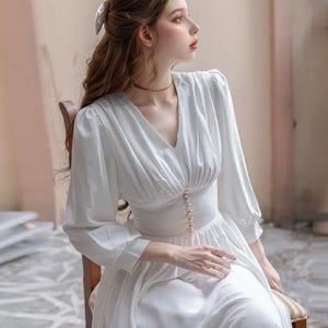 순백 화이트 브이넥 진주디테일 롱원피스 경성의상 교복 학생복