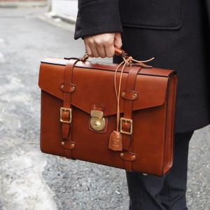 오버샤첼백(브리프케이스), 공허군