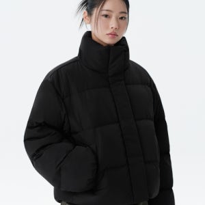 [무신사 스탠다드 우먼] 우먼즈 다운 푸퍼 숏 패딩 재킷 [블랙] MWJDJBZ01-BK