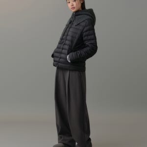 [무신사 스탠다드 우먼] 우먼즈 트랜스폼 라운드 넥 라이트 다운 재킷 [블랙] MWADK501-BK