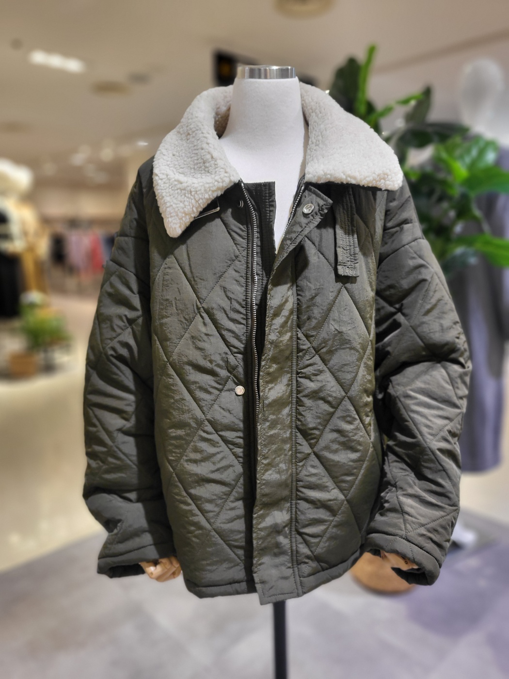 <b>파파야</b> DP01 뽀글이카라 퀼팅 숏 패딩 PNORJP009D