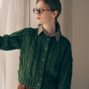 [로라로라] WOOL BLENDED CABLE CARDIGAN GREEN 5007370716