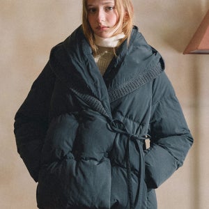 [올리브데올리브] 니트 배색 빅 후드 A라인 구스 다운 점퍼 OP4WMA640