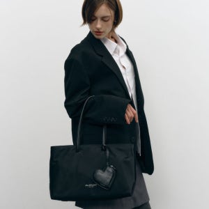 [질스튜어트 뉴욕 액세서리] [젤리백] 블랙 리사이클링 나일론 숄더 및 크로스백 (15인치노트북수납) JABA5E762BK