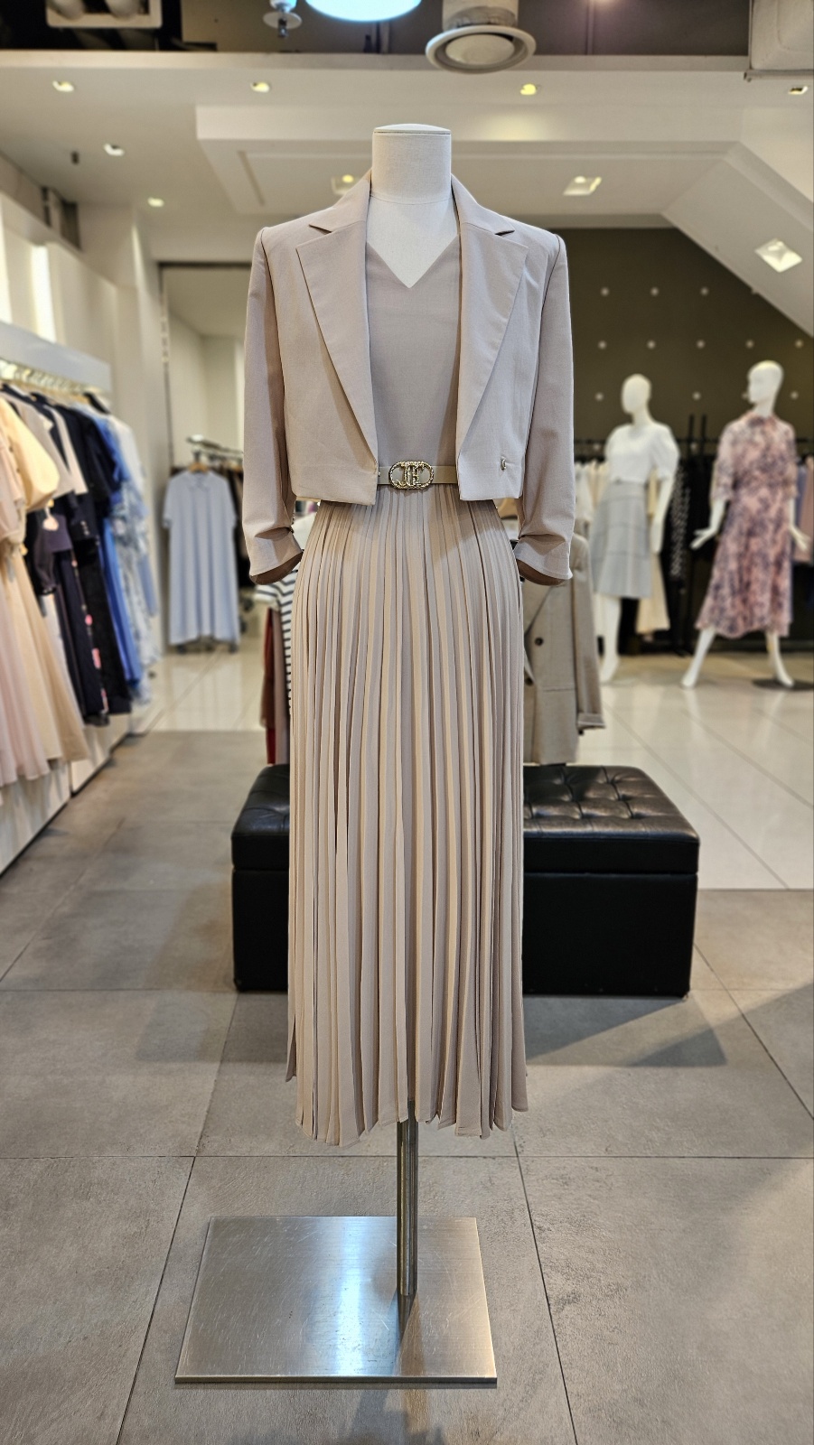 지고트 브이넥 플리츠 원피스 재킷 세트 JP5A0OP942