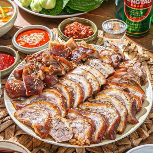 배달은 그만! 흑마늘 순살 통족발