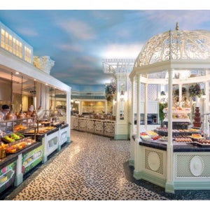 홍콩 디즈니랜드 호텔 - 인챈티드 가든 레스토랑 | 디너 뷔페