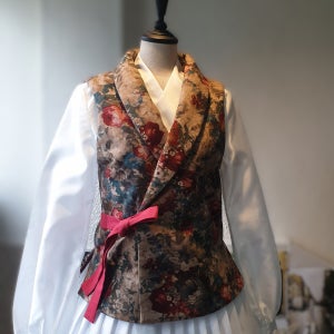 본딩 나염 고름형 조끼, 바이아띠