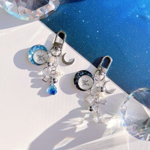 아이디어스단독❄️달빛을담은 은빛 초승달 키링, 플러터제이