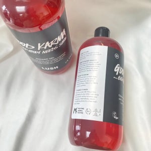 러쉬 굿 카마 에브리바디 니드 썸 샤워 젤 550G