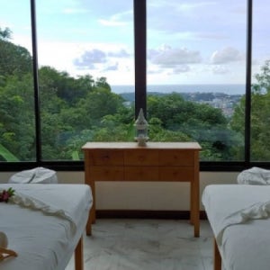 [푸켓] 오아시스 스카이 브리즈 스파 카타 - 푸켓의 아름다운 자연 속에서 태국 전통의 허브를 이용한 최고의 트리트먼트와 스파를 경험하면서 몸과 마음에 쌓인 피로를...