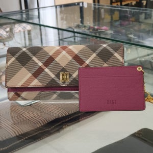 [닥스 액세서리 여성] 닥스 와인 체크 가죽 장지갑 WCWA4E791D2