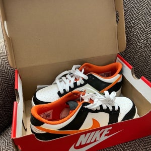 나이키 덩크 로우 프리미엄 할로윈 DO3806-100