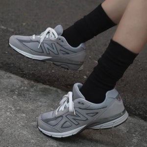 뉴발란스 990V4 그레이 빅키즈