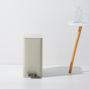 [자주] 틈새 활용 무소음 페달 휴지통 10L 베이지 - 베이지 (J73N9020538)
