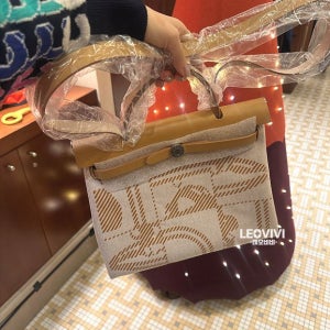 에르메스 에르백 집 31 백 르투르네 릴리프 브라이드 갈라 캔버스 팔라듐 하드웨어 나뛰렐 사블르 에크류 베쥬 H083407CKAC