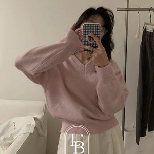 슬로 브이넥 심플 니트