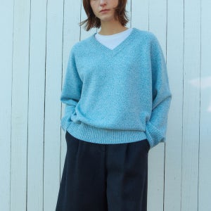 [스텝어라운드] Cashmere reglan v neck knit_SOFT BLUE